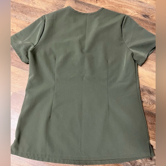 Figs scrub top - Picture 3 of 3